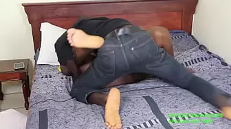 Fuck with the neighborhood thug. This huge muscular bandit with a enormous rod comes to rob my house and finds me masturbating, without further he falls on top of me and mounts me giving me too much pleasure and anal sperm. Exclusivity on xvideos red