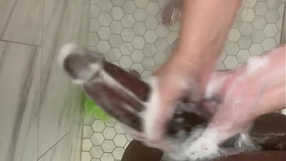18 Year Cougar Stepsister Shares Shower With Her Mature Stepbrother ! WOW Your Meat Is So Fucking Massive WTF It’s The Size Of My Forearm!! And You Want Me To Put That In My Bum